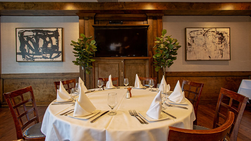 Gold room with set table with focus on round table set for six - Barka - Gallery Photo 4 Gold room with set table with focus on round table set for six